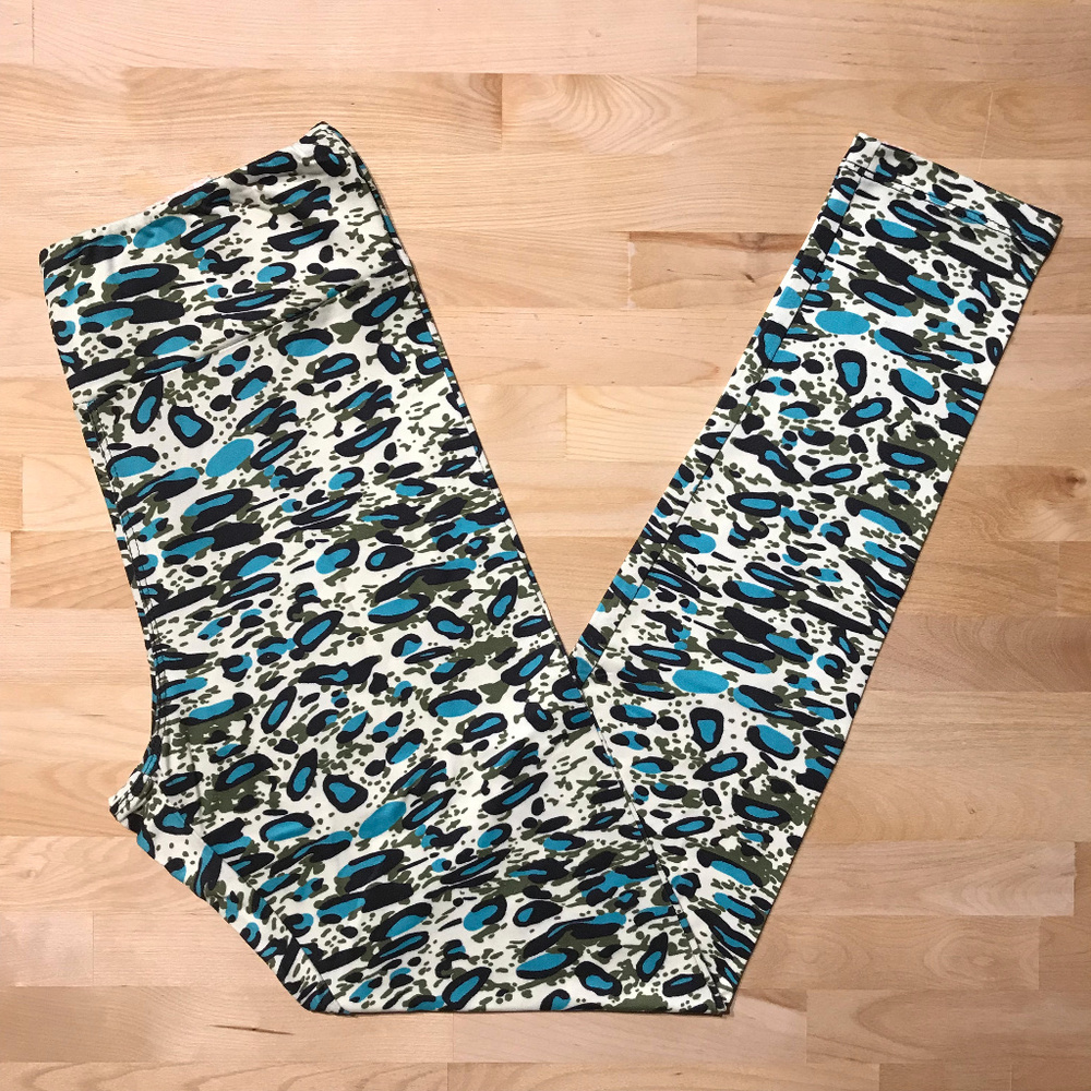 🛍 SALE 💰 Teal leopard yoga waistband leggings